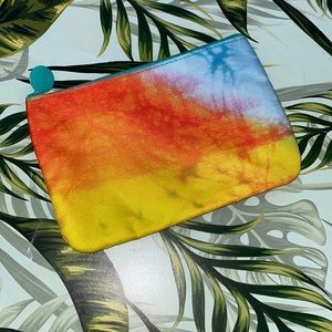 💄 IPSY Glam Bag - Crumpled Abstract